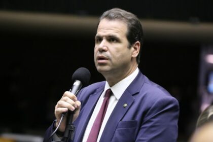 Comissão aprova projeto que libera venda de álcool 70% na forma líquida
