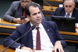Comissão aprova projeto que exige relatórios à população sobre tarifas de energia