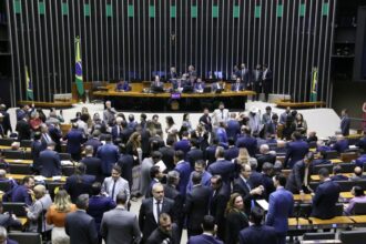 Plenário pode votar projeto que altera número de deputados e proposta sobre marco legal para concessões