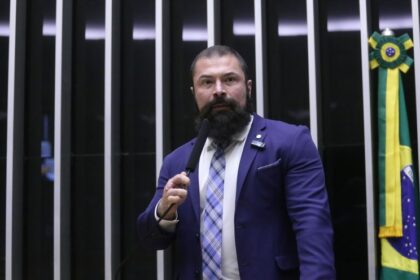 Projeto criminaliza ataques contra religiosos nas redes sociais