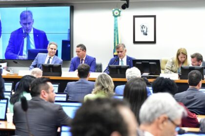 Conselho de Ética aprova suspensão do deputado Gilvan da Federal por três meses