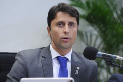 Comissão promove apresentação de teatro com experiência sensorial imersiva