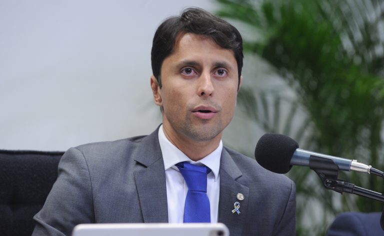Comissão promove apresentação de teatro com experiência sensorial imersiva