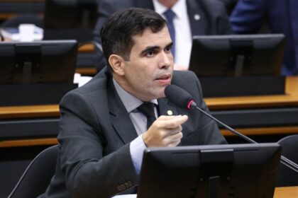 Comissão aprova criação de serviço para localizar idosos desaparecidos