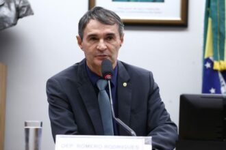 Projeto obriga operadoras de planos de saúde a disponibilizarem os contratos em plataformas e aplicativos