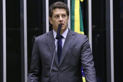 Deputados apresentam 18 projetos para derrubar aumento do IOF