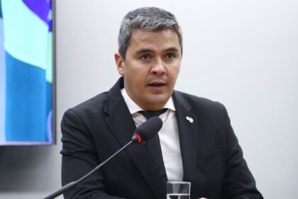 Comissão aprova inclusão do estímulo à iniciação científica entre as finalidades da Lei Rouanet