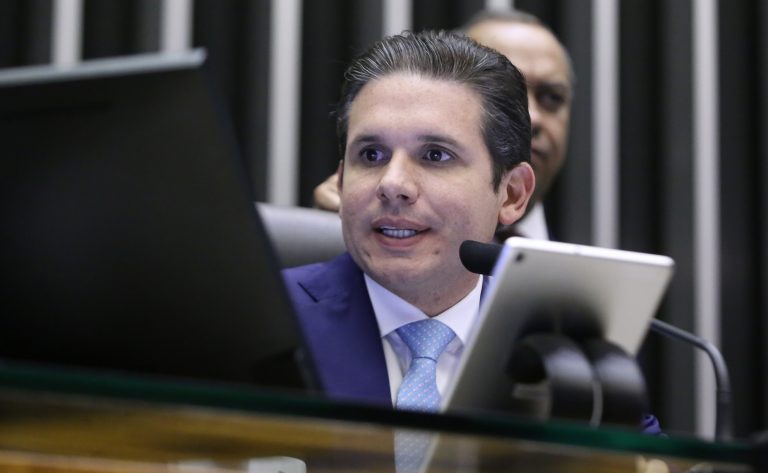 Motta anuncia criação de grupo de trabalho para discutir reforma administrativa