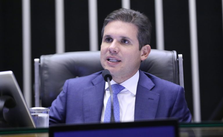 Câmara aprova regime de urgência para 9 projetos de lei