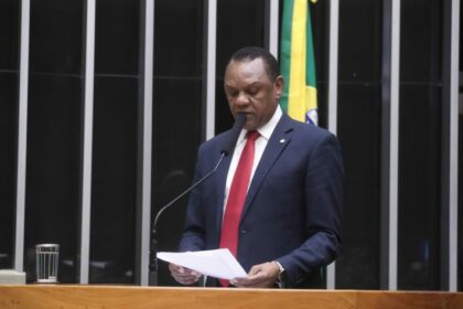 Câmara conclui discussão de projeto que revoga pontos desatualizados da CLT; votação fica para esta quarta