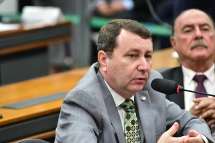 Projeto aprovado em comissão libera igrejas e partidos de regras de tratamento de dados pessoais da LGPD