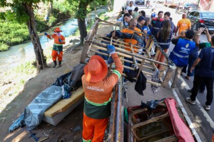 Prefeitura de Manaus realiza mutirão de limpeza na Compensa
