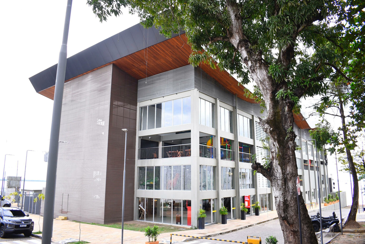 Prefeitura de Manaus participa de eventos de turismo e oferece programação cultural e capacitação