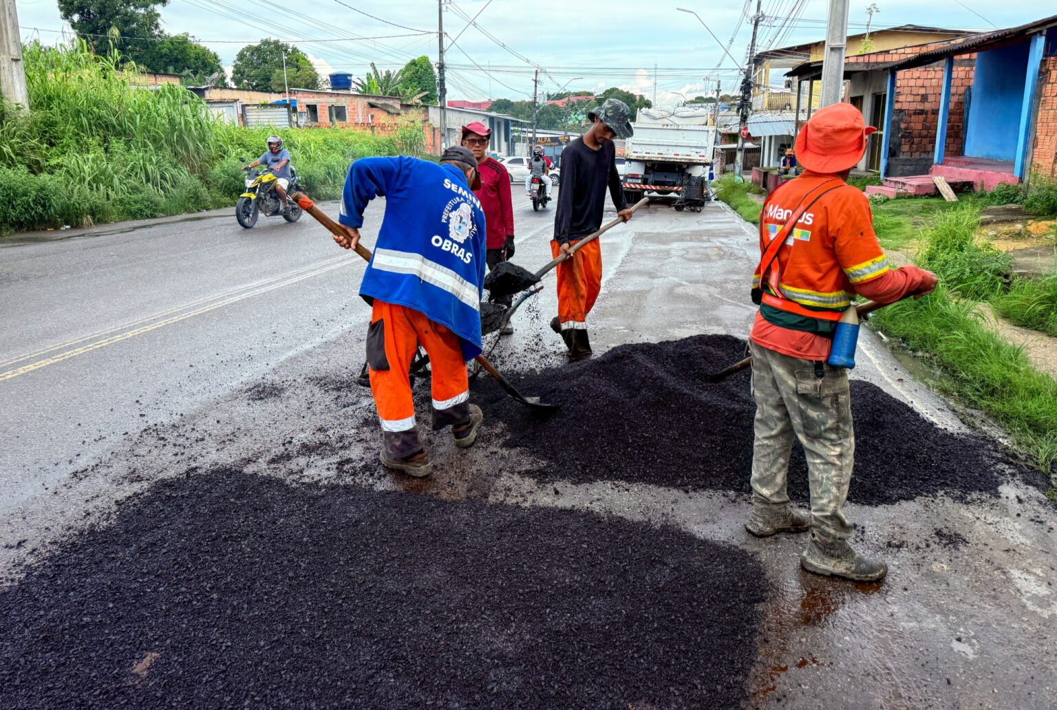 Prefeitura realiza recuperação asfáltica em via da Zona Norte
