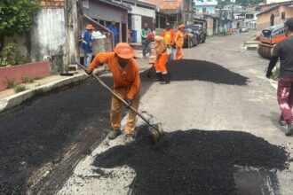 Prefeitura de Manaus realiza recuperação asfáltica na rua Girassol