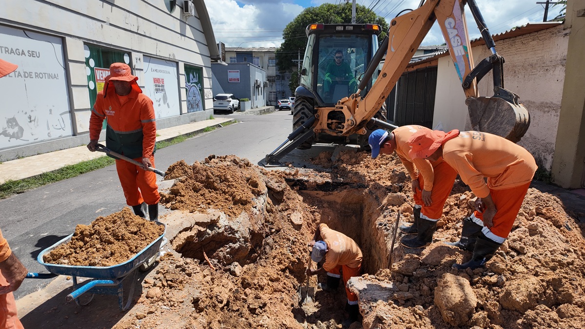 PMM realiza manutenção em rede de drenagem no Parque Dez