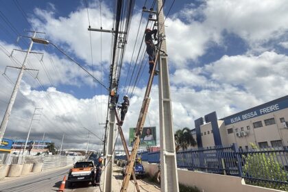 PMM atua em remanejamento de postes e avança nas obras do Complexo Viário Rei Pelé