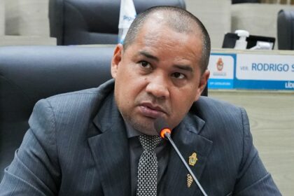 Sérgio Baré manifesta apoio a petroleiros e alerta para impactos de demissões na refinaria de Manaus
