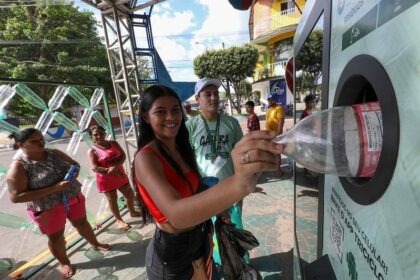Festival de Parintins 2025: Caprichoso e Garantido voltam a se enfrentar pelo título de Campeão Sustentável