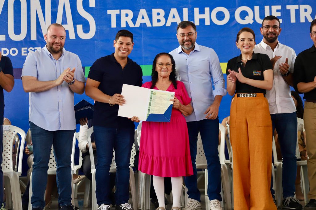 Deputado Mário César Filho participa da entrega de mil títulos definitivos no Vale do Sinai e Monte do Sinai