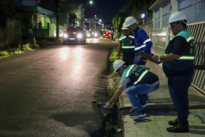 Vistoria noturna para avaliar desempenho de luminárias em vias