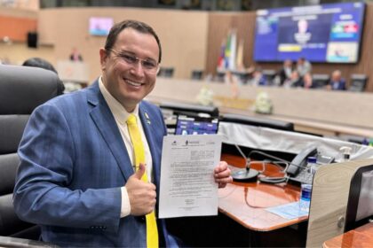 Câmara de Manaus aprova projeto de Raiff Matos que protege crianças de exposição a conteúdos eróticos