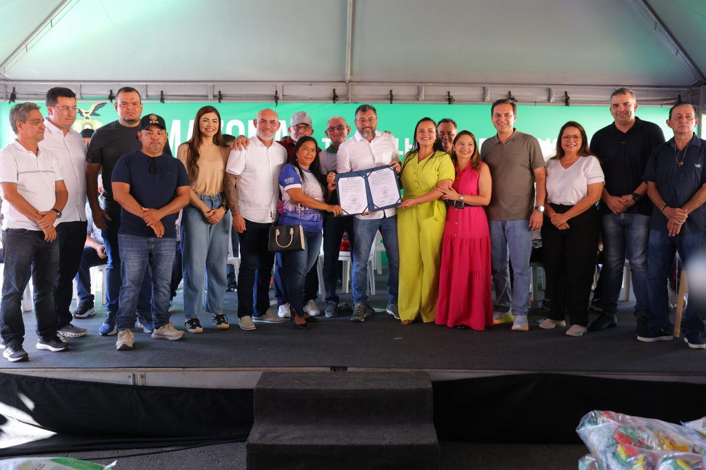 Cabo Maciel destina R$ 2,4 milhões em emendas para projetos sociais em Parintins Cabo Maciel destina R$ 2,4 milhões em emendas para projetos sociais em Parintins