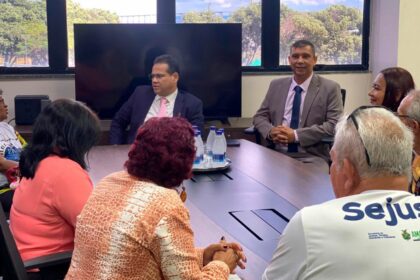 Carlos Pai Amado discute melhorias no transporte público para idosos de Manaus