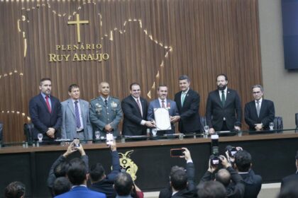 Comandante Dan concede medalha a diretor-geral da Polícia Federal, delegado Andrei Augusto Passos Rodrigues