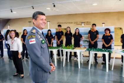 Comandante Dan leva jovens do Careiro à Aleam para falarem de BR-319