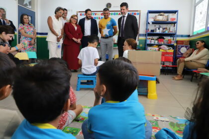 Escola de Manaus certificada pela Unicef recebe Comitiva do MEC