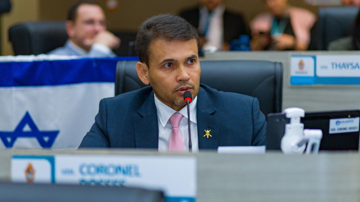 Coronel Rosses critica proibição do pagamento em dinheiro no transporte coletivo em Manaus