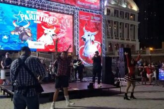 Festival de Parintins 2025: Transmissão da primeira noite do Festival de Parintins no Largo de São Sebastião agita torcedores dos bumbás