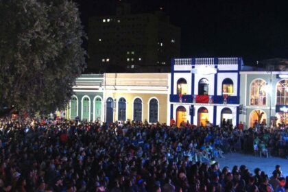 Festival de Parintins 2025:Transmissão da segunda noite da festa emociona torcedores no Largo São Sebastião