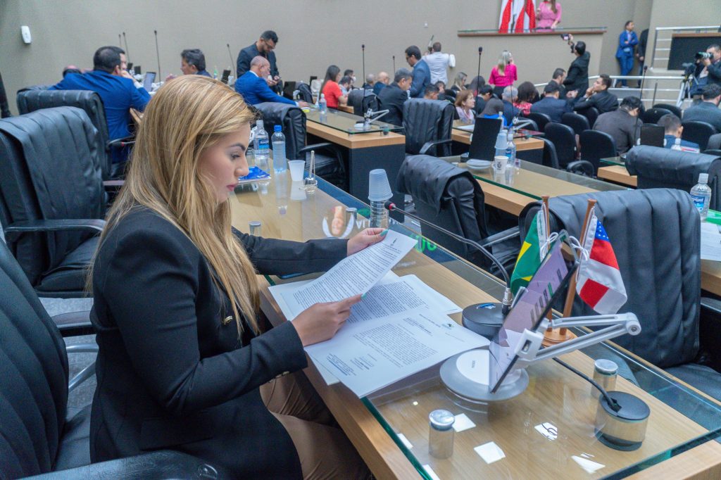 Deputada Débora Menezes denuncia ações do Ibama e cobra regularização fundiária no Sul do Amazonas
