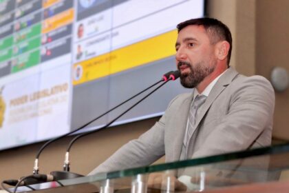Deputado Carlinhos Bessa destaca avanços do programa Ilumina+ e defende implantação de câmeras de reconhecimento facial no interior do Amazonas