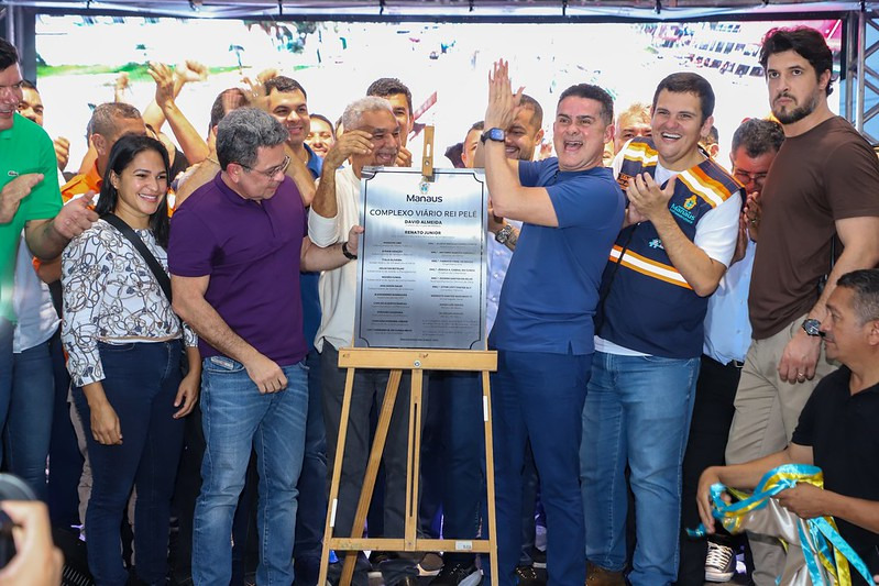 David Almeida entrega Complexo Viário Rei Pelé