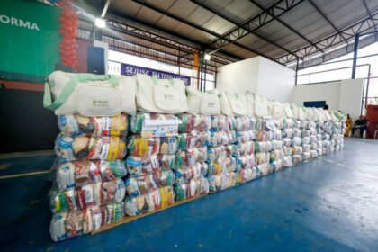 Governador Wilson Lima destina 3,6 toneladas de alimentos à população em situação de vulnerabilidade no município de Barreirinha