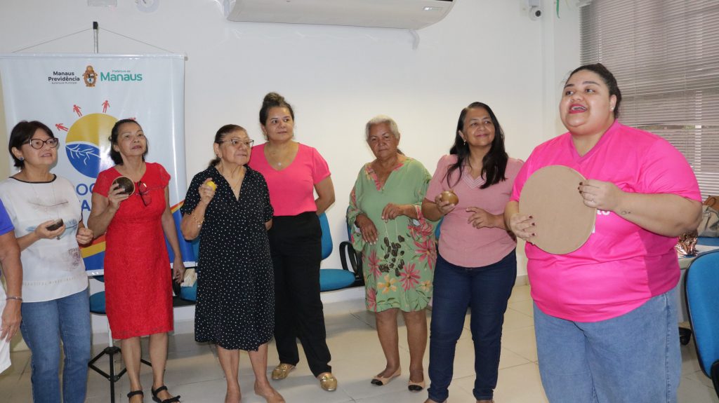 Aposentados da Manausprev concluem sessões de musicoterapia e aguardam chamada para nova turma