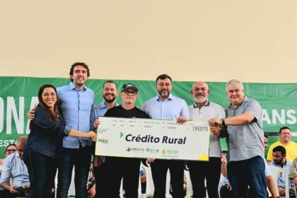 Em Itacoatiara, Governo do Amazonas entrega R$ 387,7 mil a agricultores e pescadores artesanais