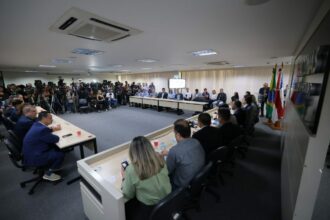 Governador Wilson Lima lança graduação em Inteligência Artificial na Universidade do Estado do Amazonas