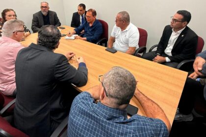 Jaildo Oliveira leva ao Ministério Público debate sobre retirada de dinheiro dos ônibus em Manaus