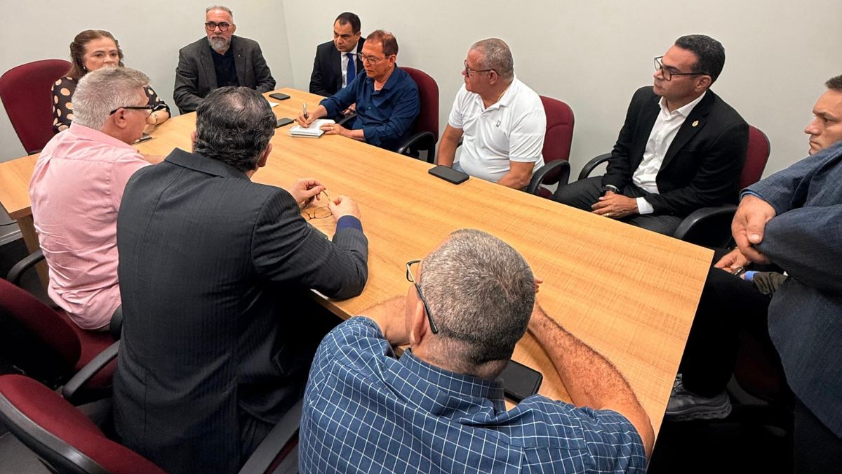 Jaildo Oliveira leva ao Ministério Público debate sobre retirada de dinheiro dos ônibus em Manaus