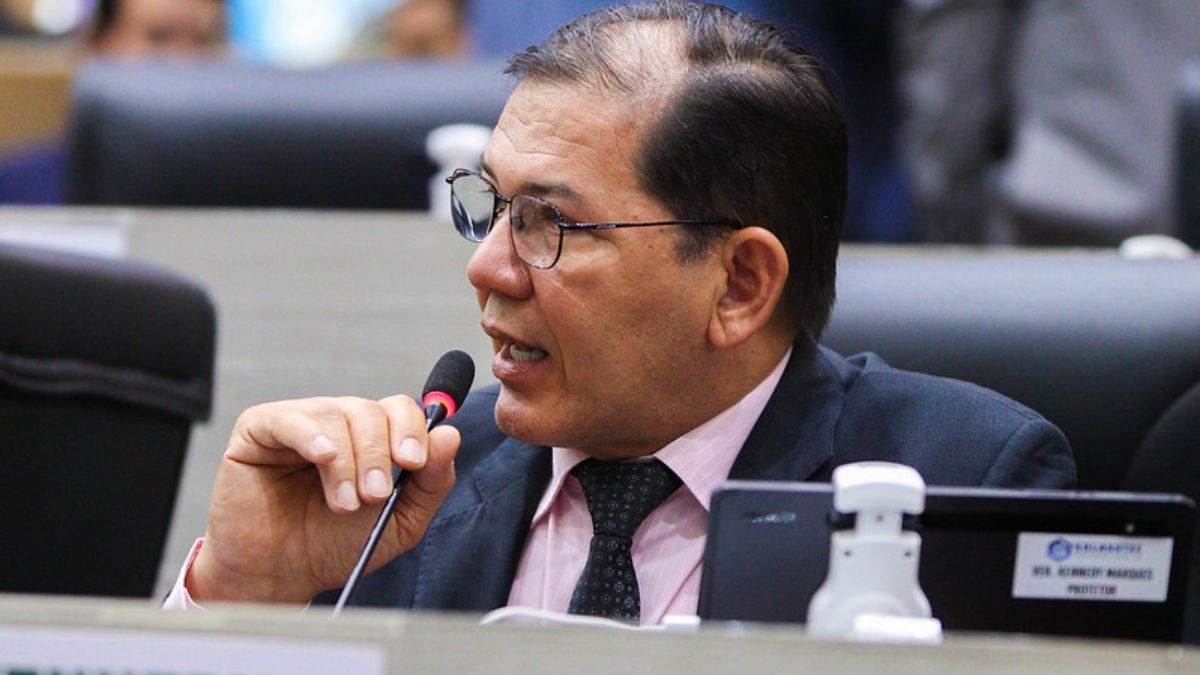 Kennedy Marques propõe transporte de animais domésticos nos ônibus de Manaus