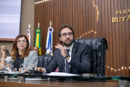 Leis do deputado Thiago Abrahim contemplam a saúde das mulheres