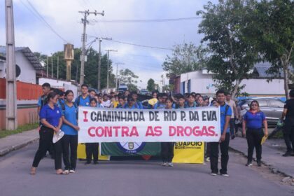 Mais de 600 pessoas participam da I Caminhada de Rio Preto Contra as Drogas realizada pela Fenapred