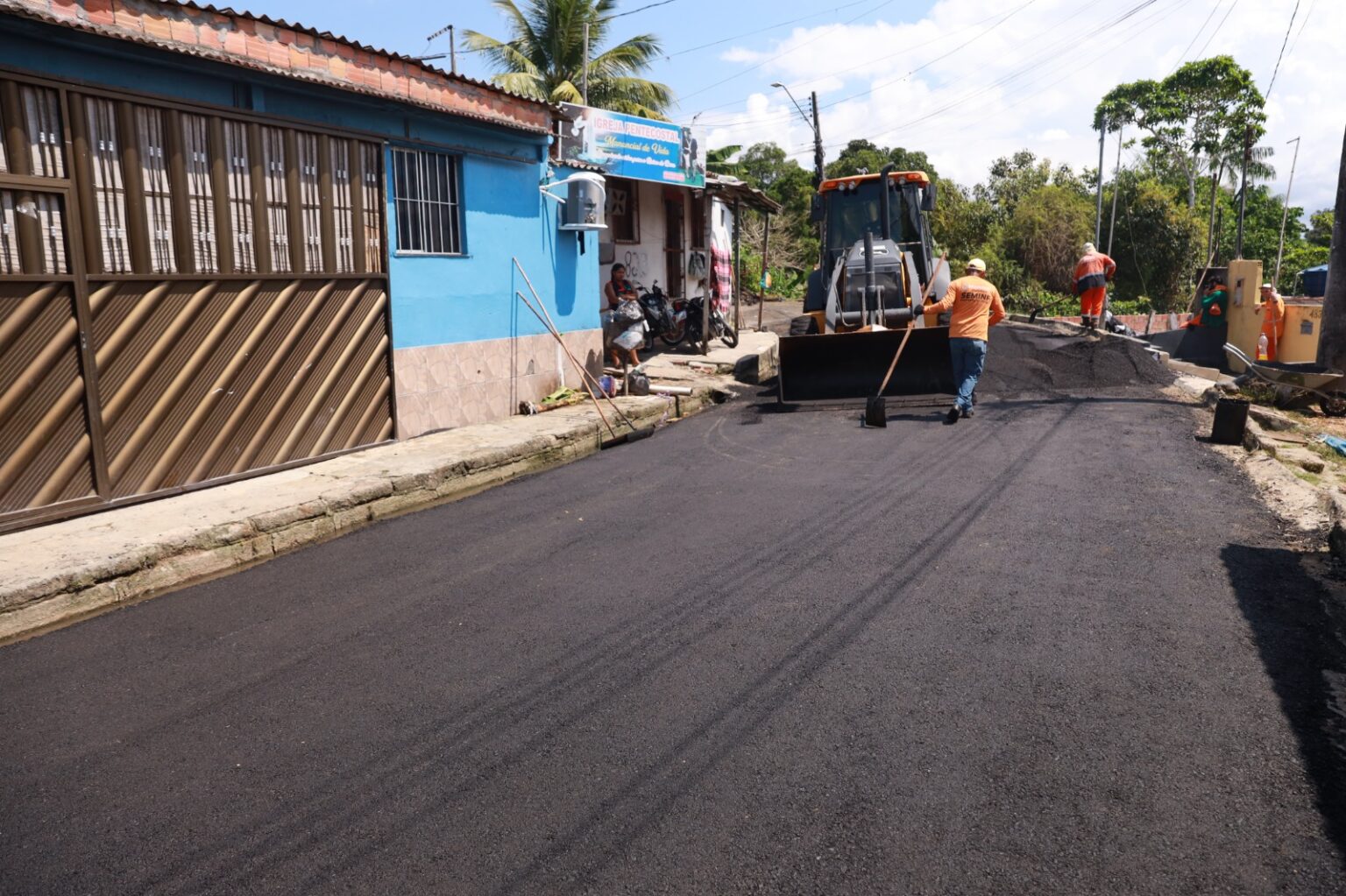 ‘Mutirão no Bairro’ recupera nova rua do Colônia Antônio Aleixo