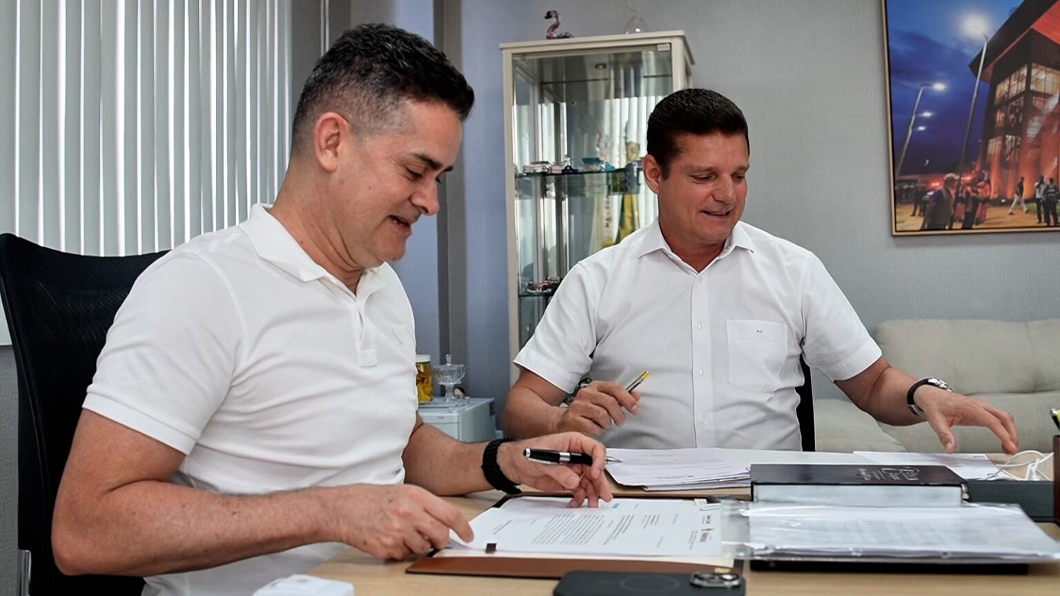 David assina projeto de lei que assegura o Passe Livre Estudantil