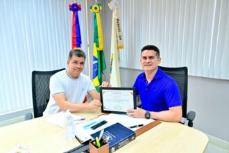 Prefeito David Almeida recebe certificado do Governo Federal pelo programa ‘Meu Município pelos ODS’