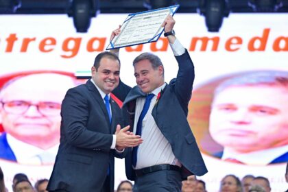 Presidente Roberto Cidade comanda Sessão Solene que outorgou honrarias a ministros do STF, STJ e jurista internacional
